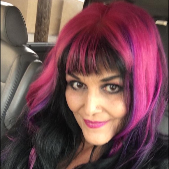 Meet your Posher, Amalia Monk-Tessie - Picture 2 of 8